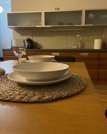 Pistácia 2 Priame Centrum Bb Banská Bystrica